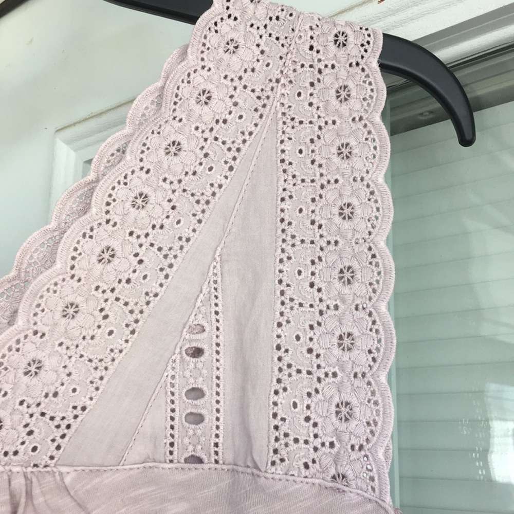 NWT 🌸 MAUVE EYELET LACE TANK TOP BLOUSE Size S M - Picture 2 of 3